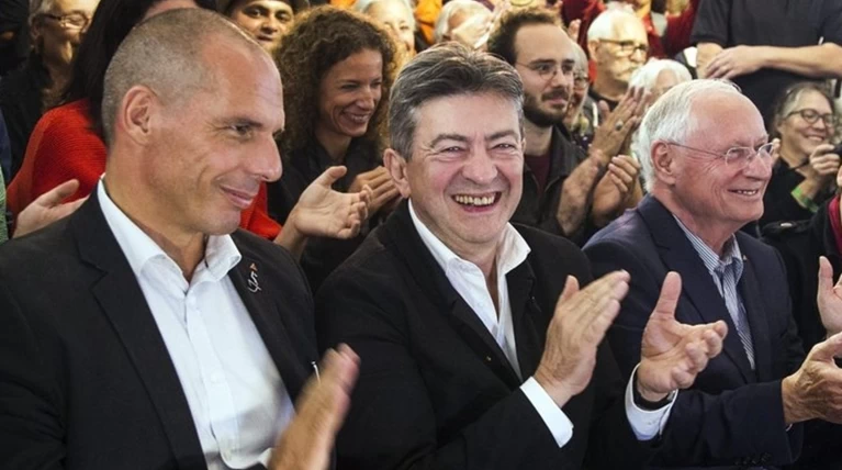 Με σφυροδρέπανο στο πέτο εμφανίστηκε ο Γιάνης στα 80χρονα της Humanite