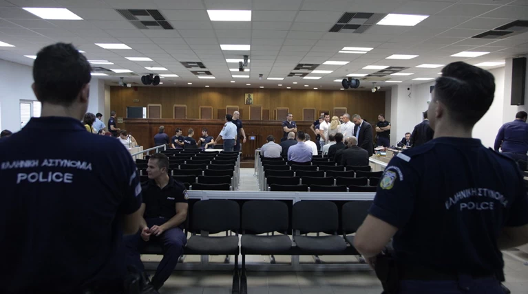 Απoρρίφθηκαν οι ενστάσεις των κατηγορουμένων της Χρυσής Αυγής