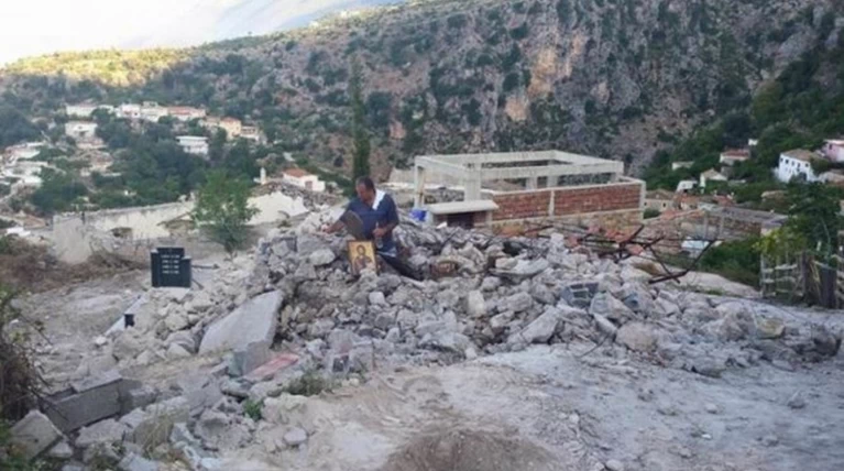 Αλβανός υπουργός προκαλεί τους Βορειοπειρώτες: να τους διώξουμε με βάρκες
