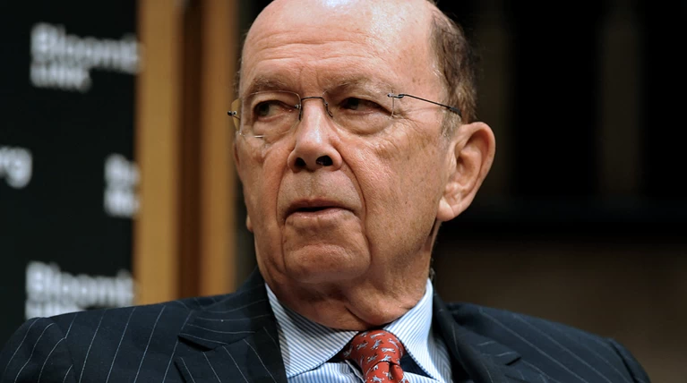 Wilbur Ross προς ΕΚΤ: Μην βιάζεστε με τις ελληνικές τράπεζες
