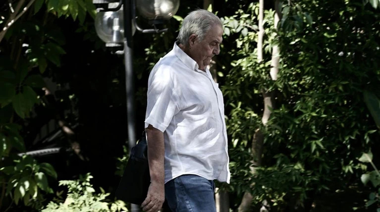 Φλαμπουράρης: Μιλάει τώρα για καθυστέρηση του ΦΕΚ