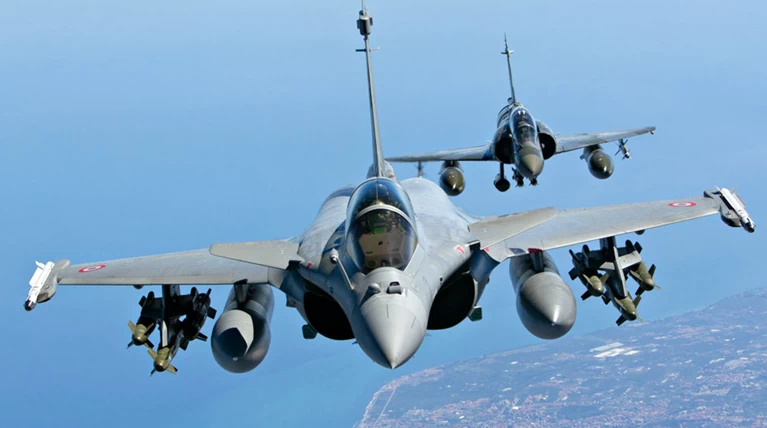 Αεροπορικές επιδρομές της Γαλλίας κατά τζιχαντιστών στη Συρία