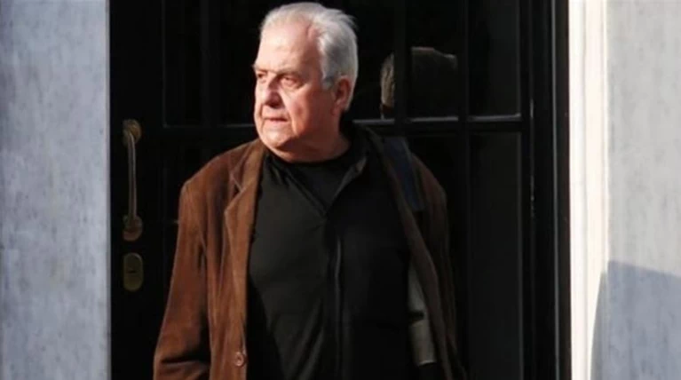Ο Τσίπρας στηρίζει απόλυτα τον Φλαμπουράρη για την κατασκευαστική