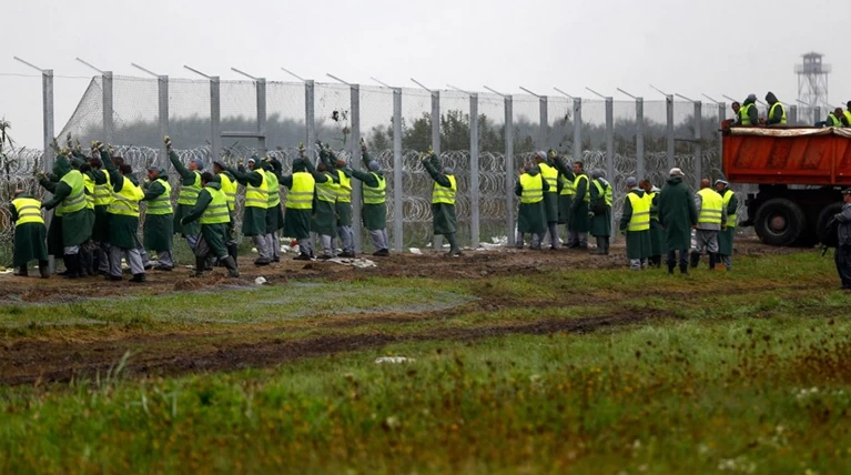 Η Ουγγαρία υψώνει νέο φράκτη στα σύνορα με την Κροατία