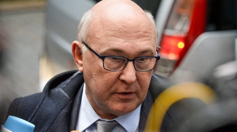 Μετά το καμπανάκι Moody's: Θα συνεχίσουμε τις μεταρρυθμίσεις, λέει ο Σαπέν