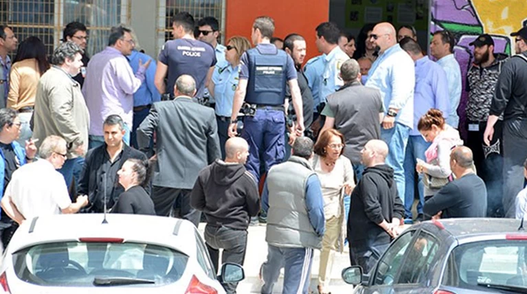 ΑΝΤΑΡΣΥΑ : Χρυσαυγίτες τραμπούκιζαν αριστερούς στο σχολείο του Φύσσα