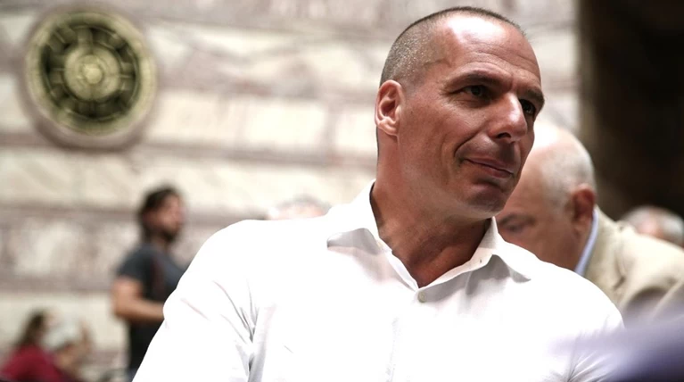 Βαρουφάκης σε Ρέντσι: Δεν θα γλιτώσετε από μένα