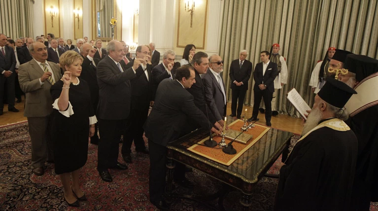 LIVE Ορκίστηκε η νέα κυβέρνηση