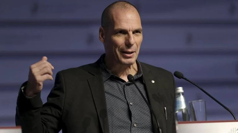 Βαρουφάκης: Ο Γιούνκερ είναι ξόανο - Τι είπε για Τσίπρα