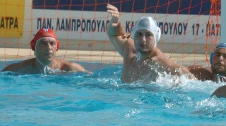 Πτυχίο με άριστα παίρνει στα 53 του Ελληνας διεθνής αθλητής