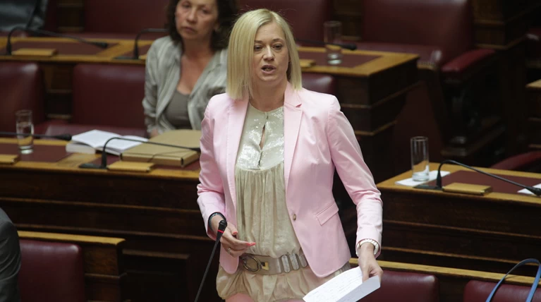 Προκαλεί η Ραχήλ Μακρή: Οίκος ανοχής η νέα Βουλή