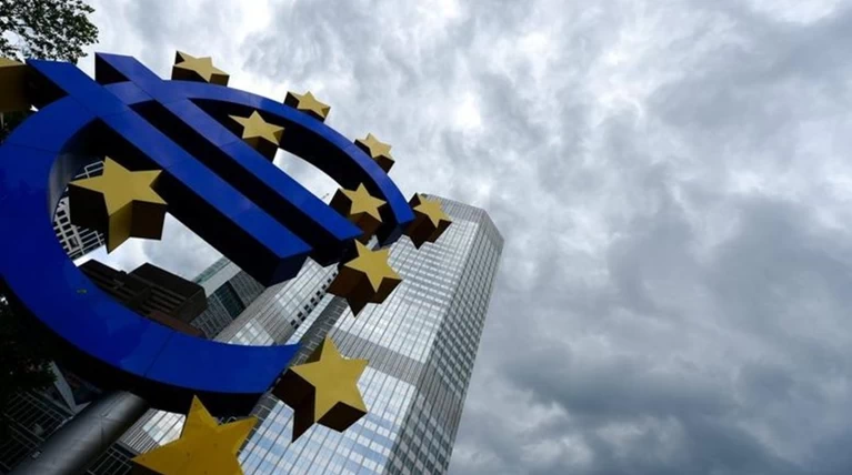 Eτοιμη η EKT να ενισχύσει το πρόγραμμα αγοράς ομολόγων