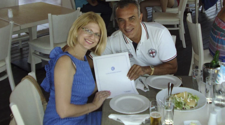 Ο βασιλιάς του μπλακ τζακ, Τζον Τάραμας, παντρεύεται στην Αμαλιάδα