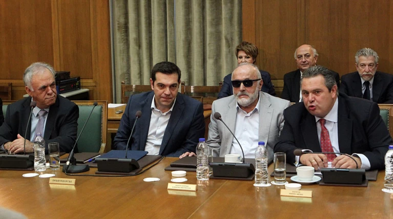 Ουδείς μόνιμος, δουλειά στα γραφεία και όχι στα κανάλια