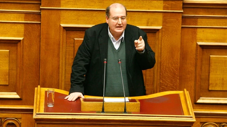 Τι απαντά το υπ. Παιδείας για το κόστος μετονομασίας