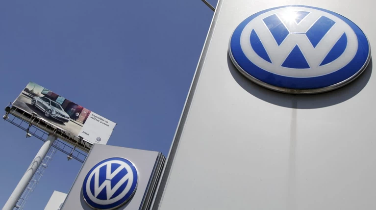 Τελεσίγραφο στη Volkswagen έως τις 7 Οκτωβρίου από τις γερμανικές αρχές