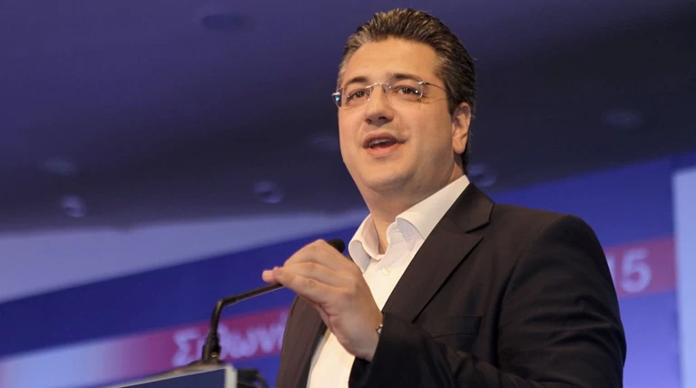 Ο Τζιτζικώστας διαψεύδει φήμες ότι θα αποσυρθεί από την διεκδίκηση