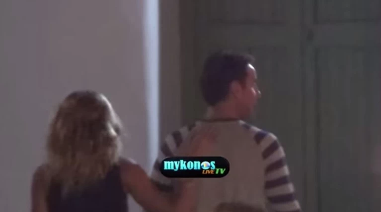 Η μυστηριώδης ξανθιά με τον Γιώργο Μαζωνάκη και οι παπαράτσι στη Μύκονο