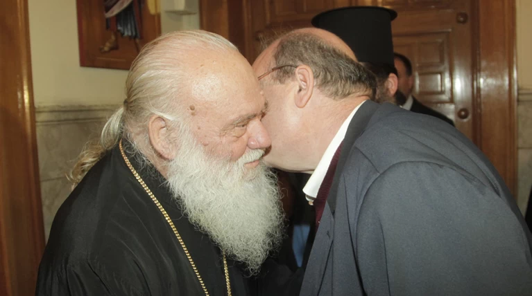 Σπόντες Ιερώνυμου για τα Θρησκευτικά στο τετ-α-τετ με Φίλη