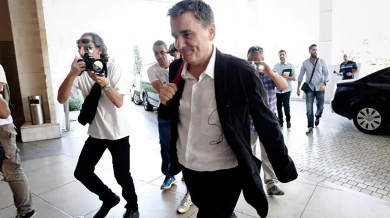 Επώδυνος συμβιβασμός για τα κόκκινα στεγαστικά