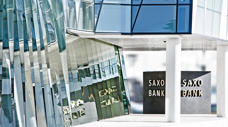 Saxo Bank: Βρισκόμαστε στο χείλος μίας νέας οικονομικής κρίσης