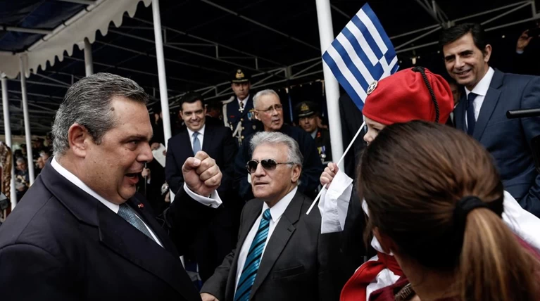 «Ρελάνς» Καμμένου σε Φίλη με εικόνες Αγίων
