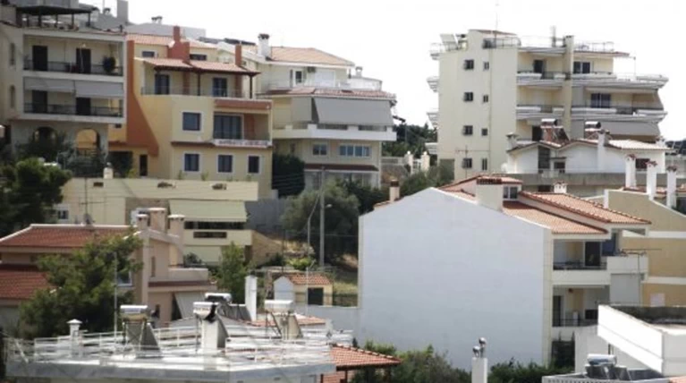 ΕΚΠΟΙΖΩ: 1 στα 3 σπίτια κινδυνεύουν με όριο 200.000€