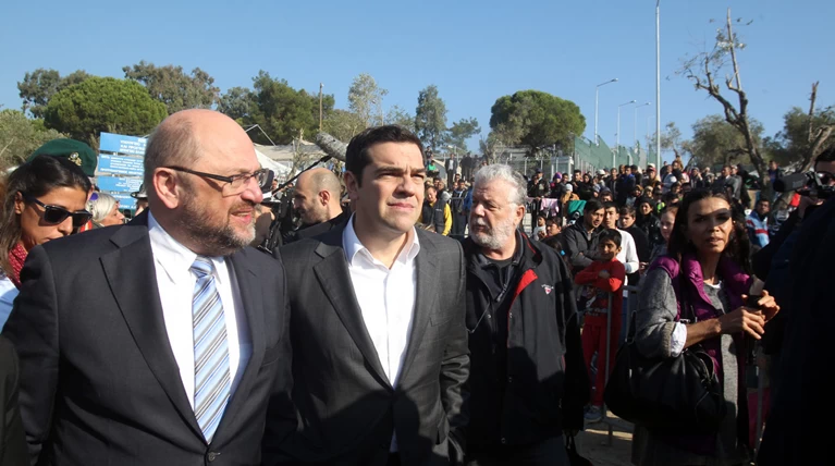 Καταστηματάρχες στη Λέσβο αποδοκίμασαν Τσίπρα και Σουλτς