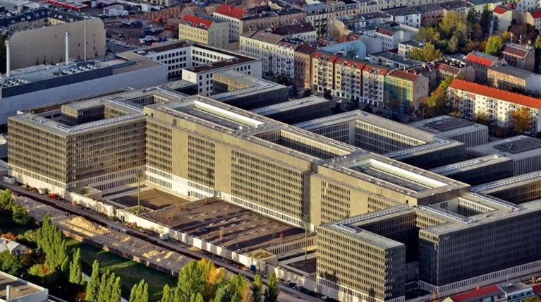 Η BND της Γερμανίας παρακολουθούσε τον Γάλλο Υπ. Εξ. Λοράν Φαμπιούς