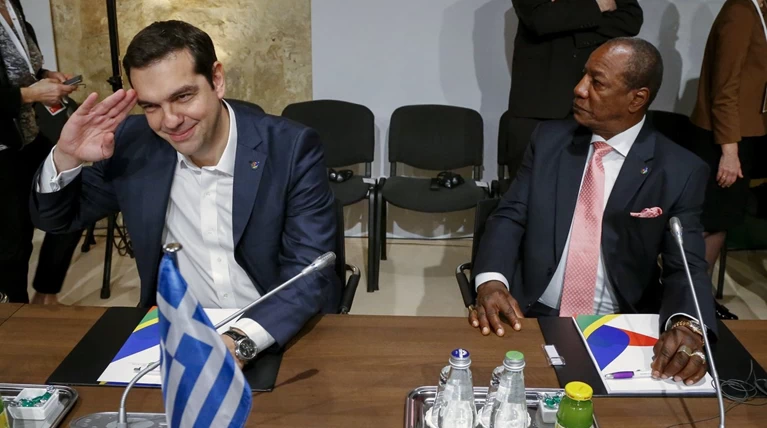 Ο στρατιωτικός χαιρετισμός του Τσίπρα στη Βαλέτα