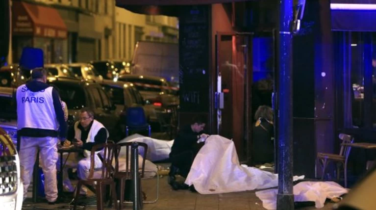 Σφαγή με πάνω από 87 νεκρούς στο θέατρο Μπατακλάν