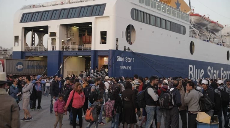 Κύκλωμα δουλεμπόρων εξέδιδε πλαστά έγγραφα σε πρόσφυγες
