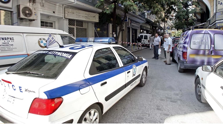Αιγάλεω: Βρέθηκε πτώμα άνδρα δίπλα σε μάντρα σχολείου
