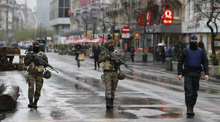 Σε ύψιστο συναγερμό παραμένουν οι Βρυξέλλες