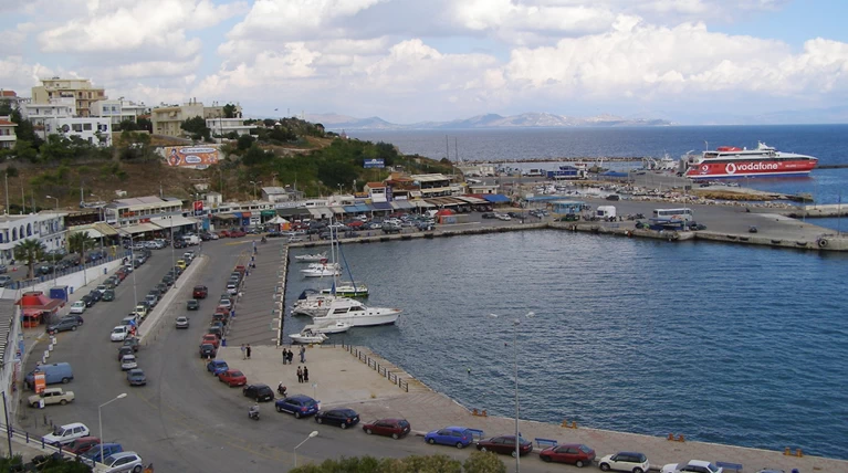 Απειλή για βόμβα σε πλοίο στη Ραφήνα