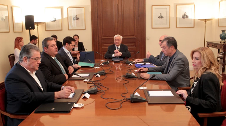 «Αυτογκόλ» για το Μαξίμου τα παίγνια με τη συναίνεση