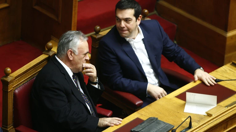 Ραγδαία δημοσκοπική πτώση για την κυβέρνηση