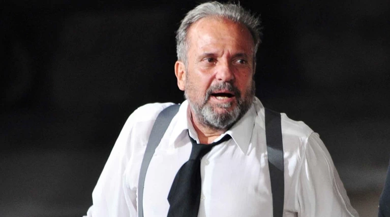 Αποχαιρετισμός στον Μηνά Χατζησάββα, έναν πρίγκιπα του θεάτρου