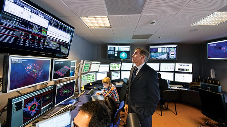 Από τις φυλακές Τρικάλων στο control room του CERN