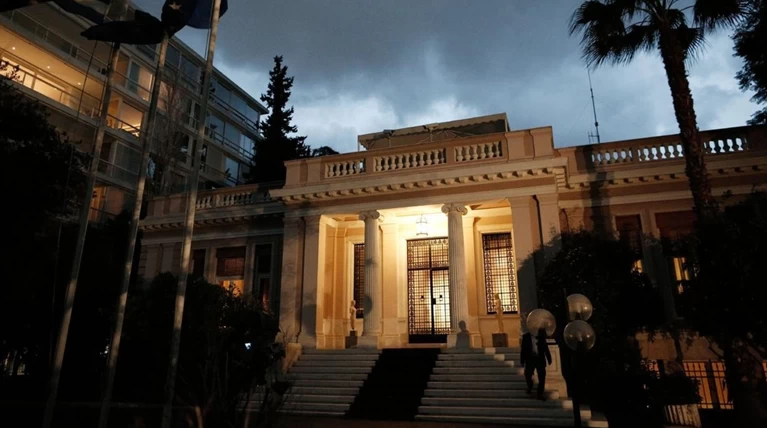 Αιφνιδιασμός στο Μαξίμου: Η Κυβέρνηση «αδειάζει» τον Καμμένο