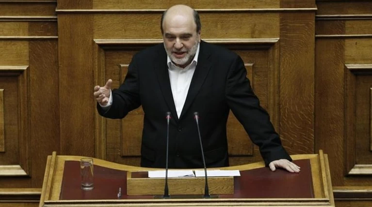 Αλεξιάδης: Δεν αποκλείει αύξηση ειδικού φόρου στα καύσιμα