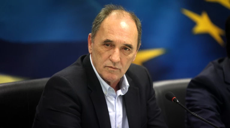 Σταθάκης: Στην κρίση του ΔΝΤ αν θα παραμείνει στο πρόγραμμα