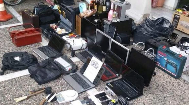 Εξαρθρώθηκε σπείρα που ρήμαζε σχολεία