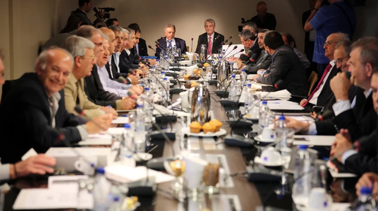 Κατ' αρχήν συμφωνία Κοντονή - ΕΠΟ για αποφυγή του Grexit