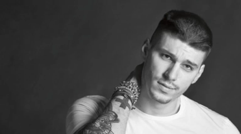 Ανακαλύψτε την TEZENIS MAN collection παρέα με τον Steve Milatos!