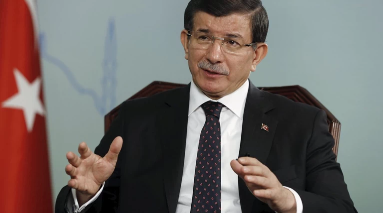 Νταβούτογλου: Βίζα έως τον Ιούνιο αλλιώς άκυρη η συμφωνία με την ΕΕ