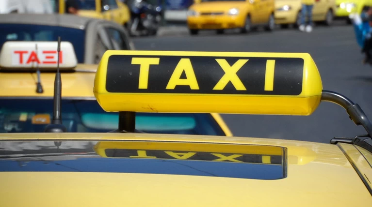 Σύλληψη ταξιτζή για βιασμό κατ'εξακολούθηση ανήλικης
