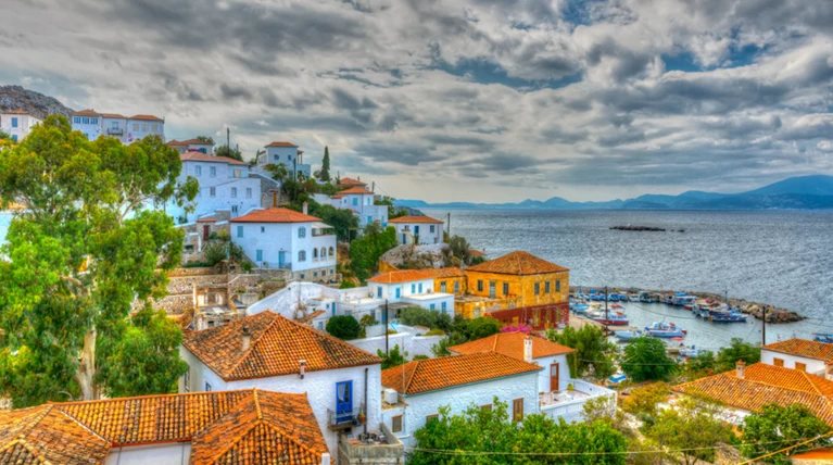 H Eλλάδα πρώτη στους ιδανικούς προορισμούς για τους ταξιδιώτες του Μαΐου
