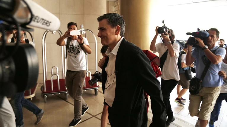 Κλείδωσε ο ΦΠΑ στο 24%, διαφωνία ΔΝΤ για το αφορολόγητο