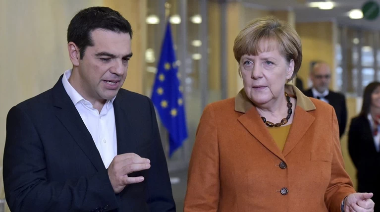 Welt: Ο Τσίπρας απειλεί τη Μέρκελ μέσω προσφυγικού